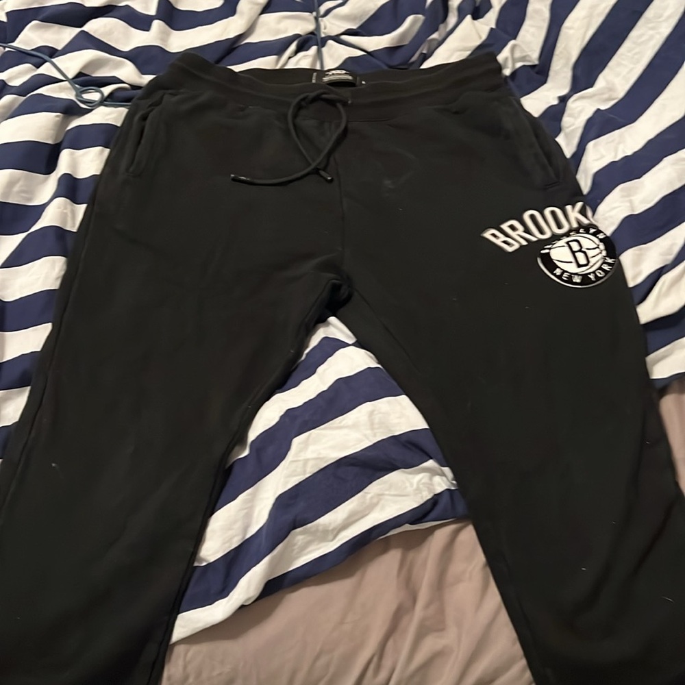 Brooklyn Nets Black Hoodie - Picture 4 of 5